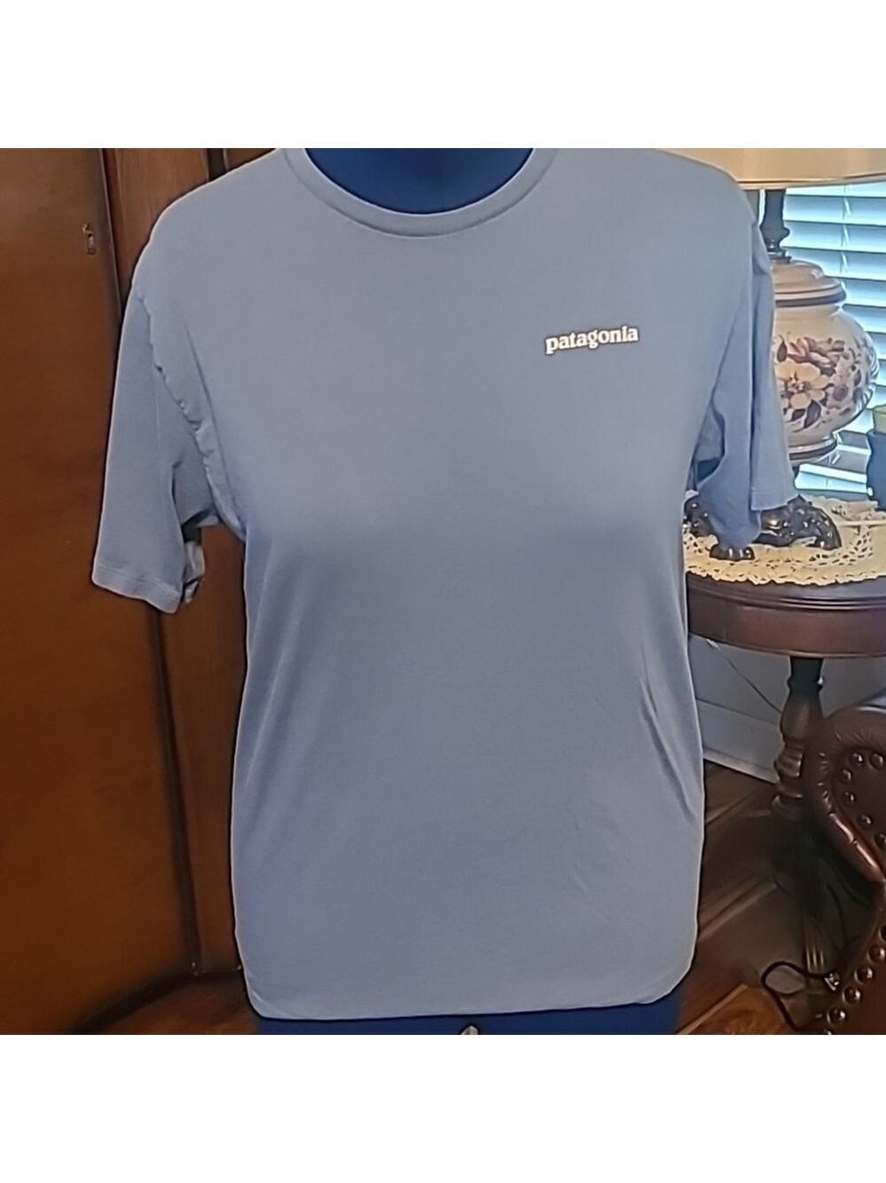 Patagonia Organic cotton sz. Small (#1056) men's blue.
